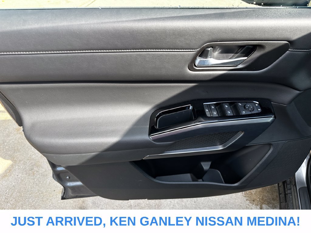 Certified 2026 Nissan Pathfinder SL AWD/4WD image 14