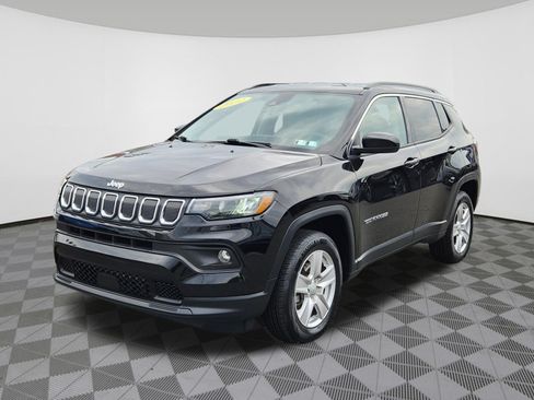 Used 2022 Jeep Compass Latitude AWD/4WD image 2