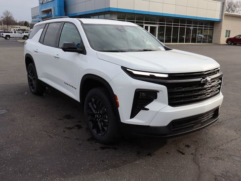 New 2026 Chevrolet Traverse LT w/ Midnight/Sport Edition image 2