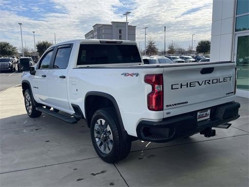 Used 2023 Chevrolet Silverado 2500 Custom w/ Custom Value Package image 10