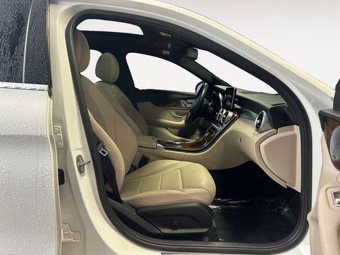 Used 2018 Mercedes-Benz C 300 Sedan image 10