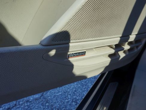 Used 2013 Volkswagen Eos Executive FWD image 30