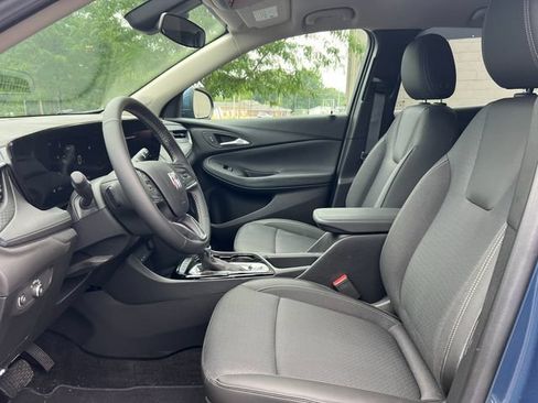 Used 2024 Buick Encore GX Preferred w/ Comfort Package AWD/4WD image 2
