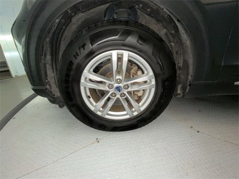 Used 2020 Ford Explorer XLT w/ Equipment Group 202A image 10