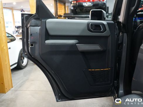 Used 2023 Ford Bronco Badlands image 30