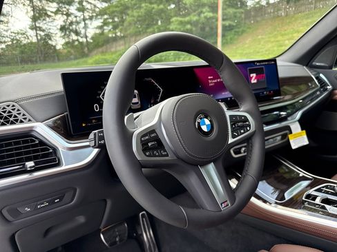 New 2026 BMW X5 xDrive40i w/ M Sport Package AWD/4WD image 13