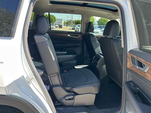 New 2026 Volkswagen Atlas SE image 45