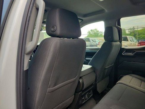 Used 2022 Chevrolet Silverado 1500 LT AWD/4WD image 12