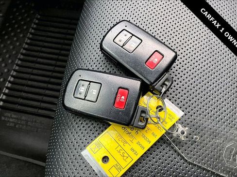 Used 2021 Toyota 4Runner Nightshade image 34