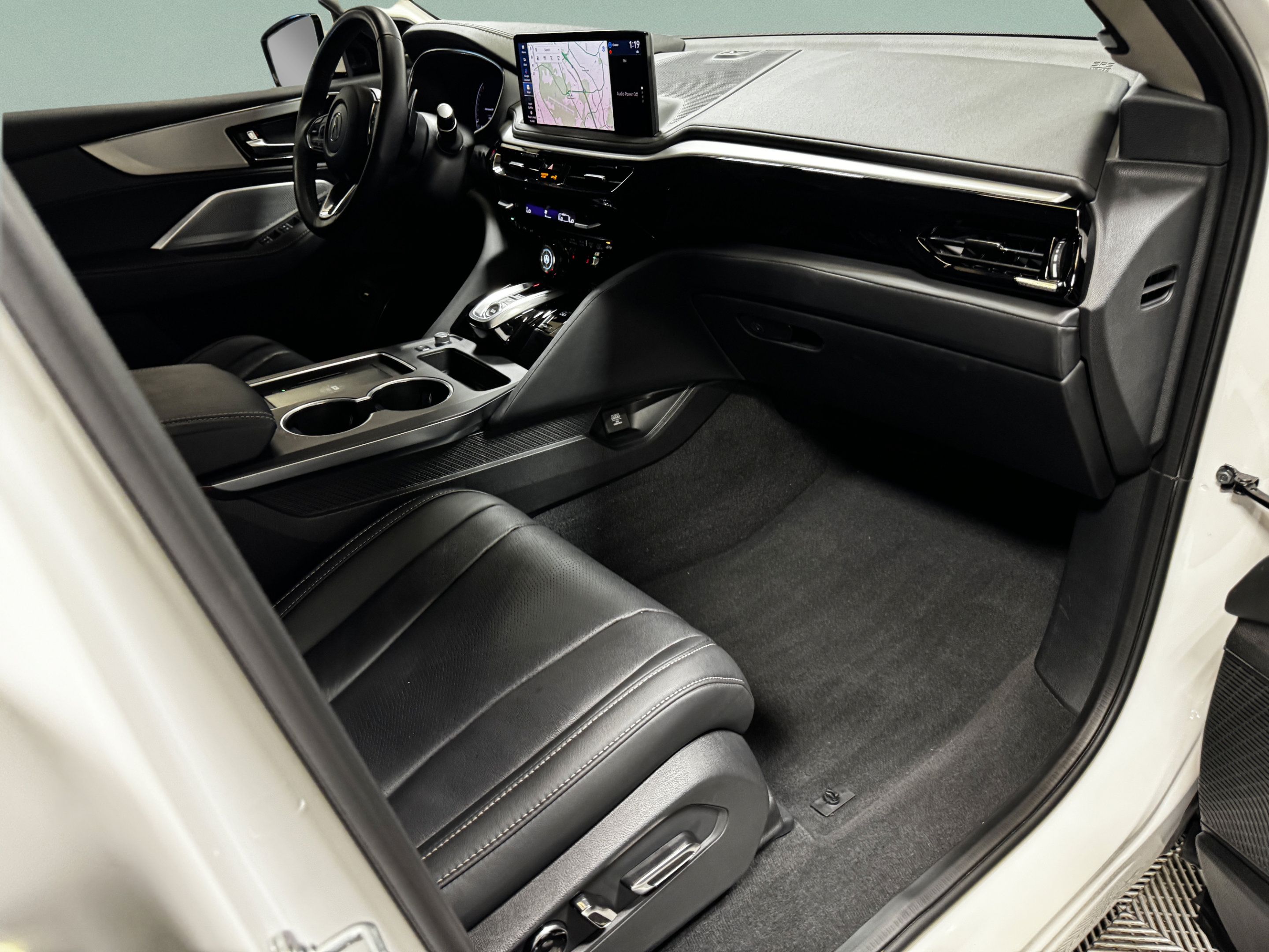 Certified 2026 Acura MDX w/ Technology Package FWD image 11
