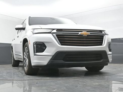 Used 2023 Chevrolet Traverse High Country FWD image 44