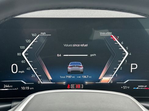 Used 2025 BMW 330i Sedan w/ Premium Package image 17