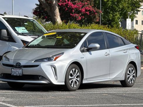 Used 2021 Toyota Prius XLE AWD/4WD image 8