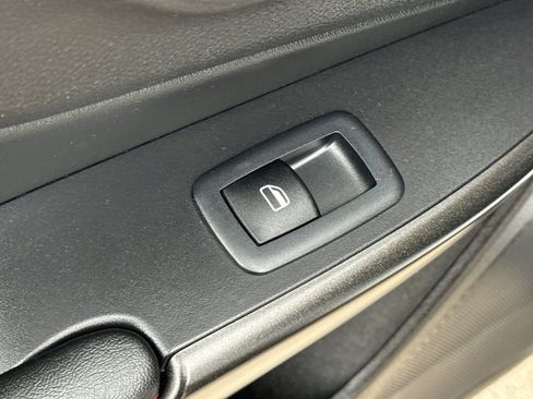 Used 2020 Jeep Cherokee Trailhawk w/ Cold Weather Group AWD/4WD image 30