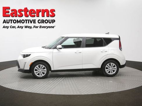 Used 2023 Kia Soul LX FWD image 58