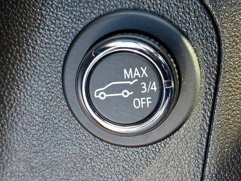 Used 2023 GMC Acadia AT4 w/ Technology Package image 29