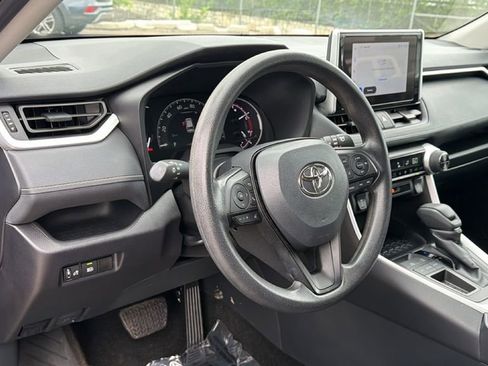 Certified 2025 Toyota RAV4 XLE FWD image 22