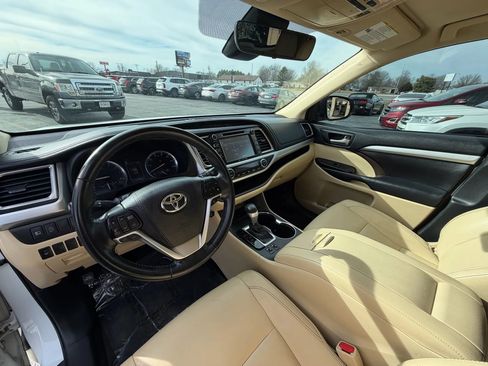 Used 2018 Toyota Highlander XLE image 5
