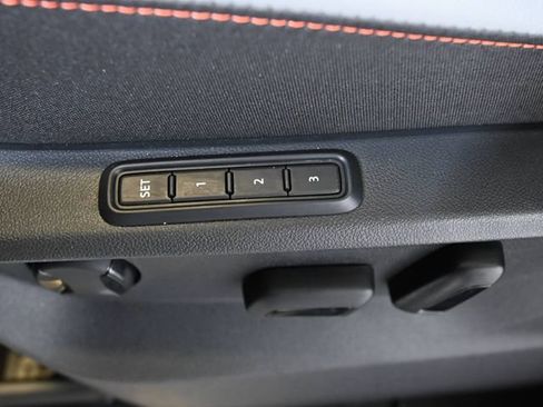 Used 2024 Volkswagen Atlas Peak Edition SEL AWD/4WD image 29