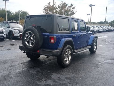 Used 2018 Jeep Wrangler Unlimited Sahara AWD/4WD image 5