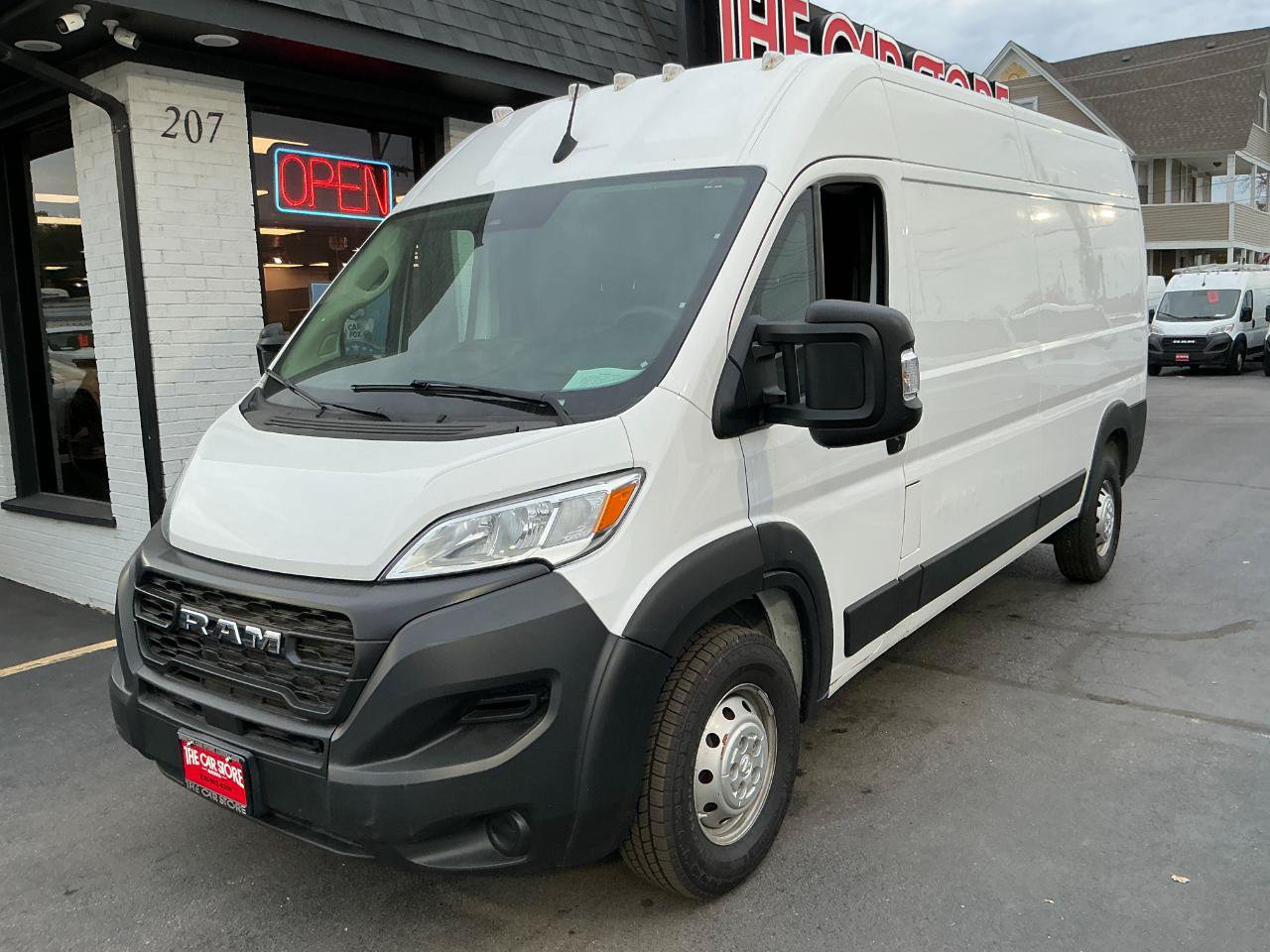 Used 2023 RAM ProMaster 2500 FWD image 2