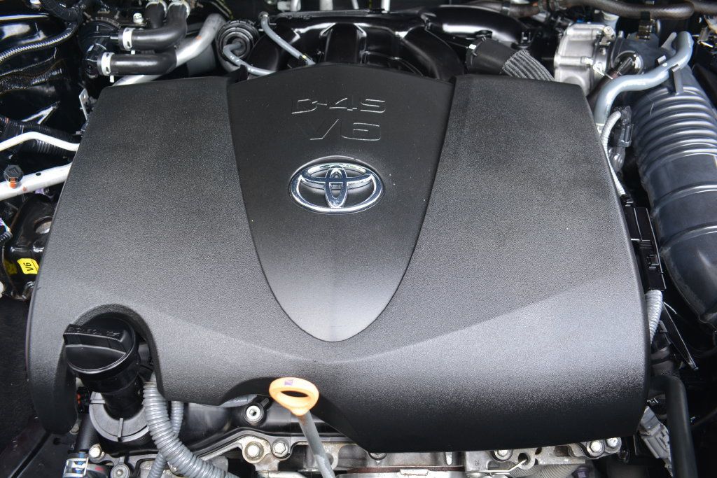 Used 2021 Toyota Highlander Platinum AWD/4WD image 31