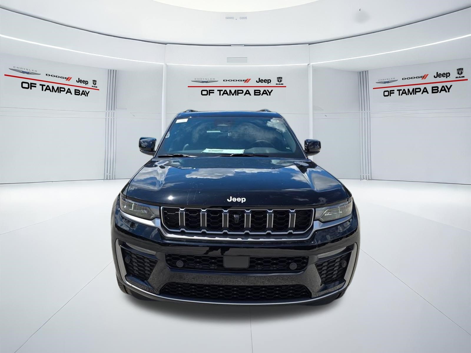 New 2027 Jeep Grand Cherokee Limited w/ Technology Group II AWD/4WD image 8