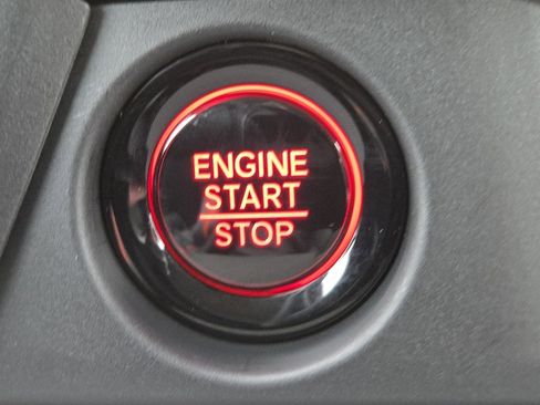 Used 2025 Honda Pilot EX-L image 32