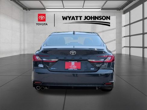 Used 2025 Toyota Camry SE FWD image 4