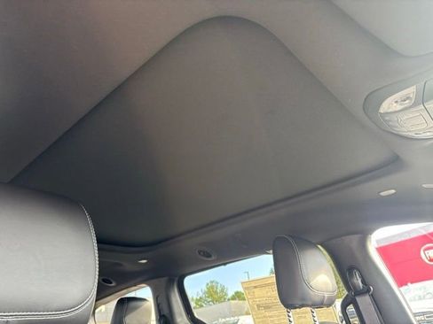 New 2026 Chrysler Pacifica Limited image 8