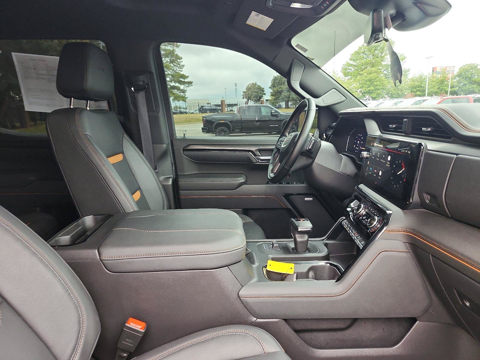Certified 2025 GMC Sierra 1500 AT4 w/ AT4 Premium Package AWD/4WD image 9