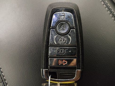 Used 2022 Lincoln Corsair image 32