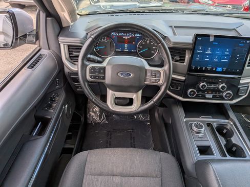 Used 2024 Ford Expedition Max XLT RWD image 16