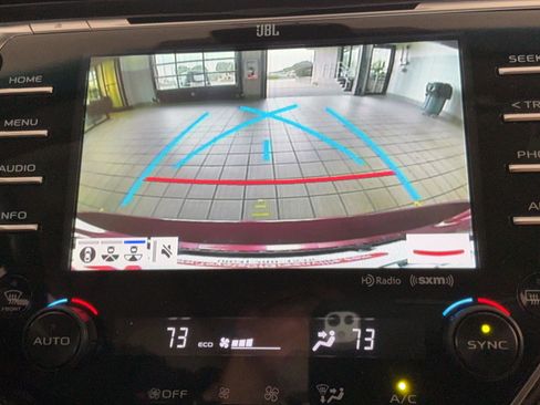 Used 2018 Toyota Camry XLE w/ Driver Assist Package FWD image 14