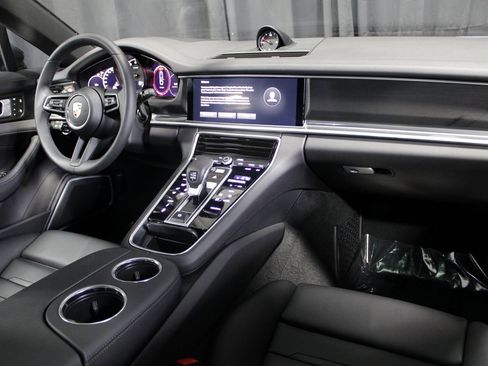 Certified 2023 Porsche Panamera 4 Platinum Edition w/ Assistance Package image 23