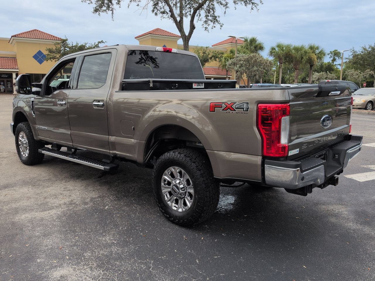 Used 2019 Ford F250 XLT w/ XLT Premium Package AWD/4WD image 6
