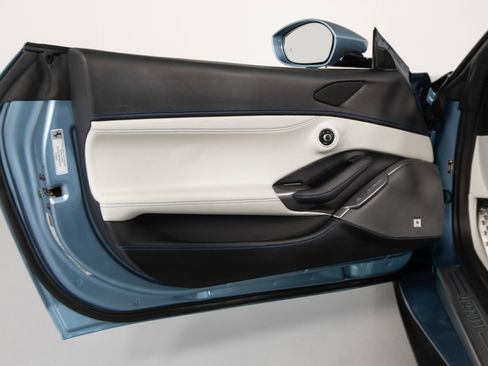 Certified 2023 Ferrari Portofino M RWD image 16