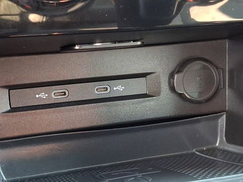 Used 2024 Volkswagen Taos SE image 24