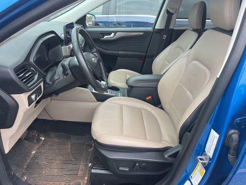 Used 2021 Ford Escape Titanium image 9