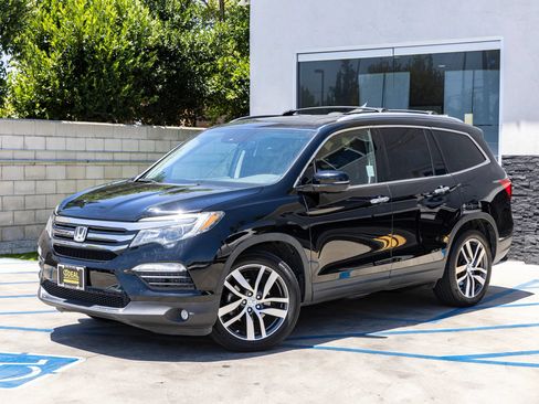 Used 2017 Honda Pilot Touring image 6