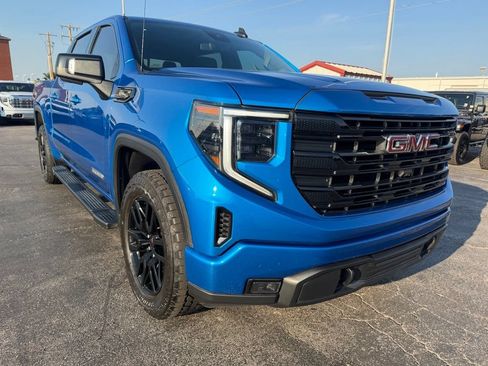 Used 2023 GMC Sierra 1500 Elevation w/ Elevation Premium Package AWD/4WD image 3