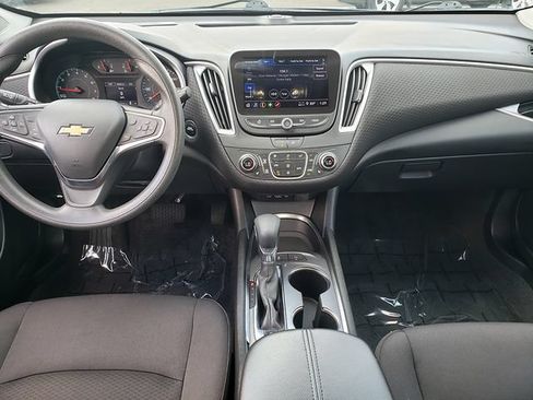 Used 2025 Chevrolet Malibu LT FWD image 13