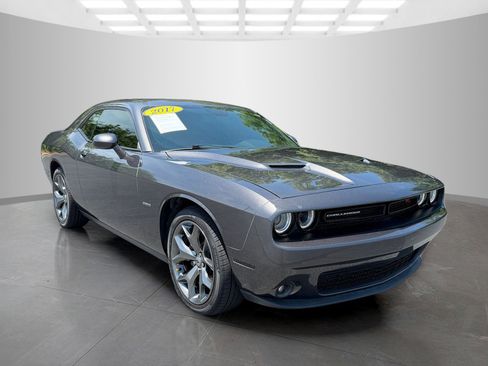 Used 2017 Dodge Challenger R/T Plus RWD image 5