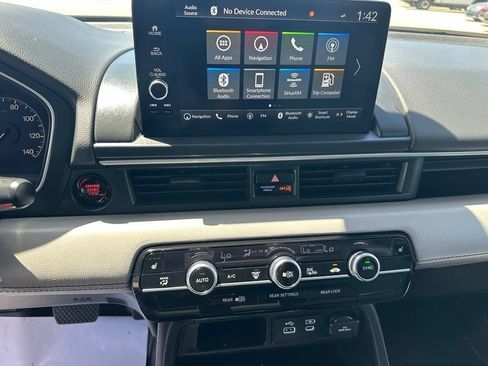 Used 2023 Honda Pilot Touring image 17
