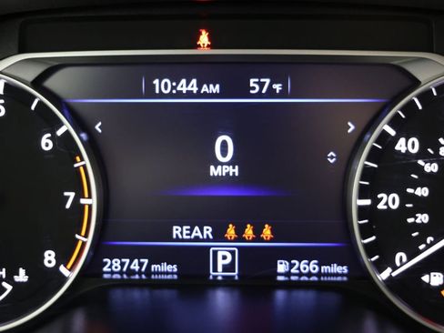 Used 2025 Nissan Altima 2.5 SV FWD image 12
