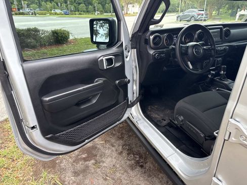 Used 2022 Jeep Wrangler Unlimited Sport AWD/4WD image 17