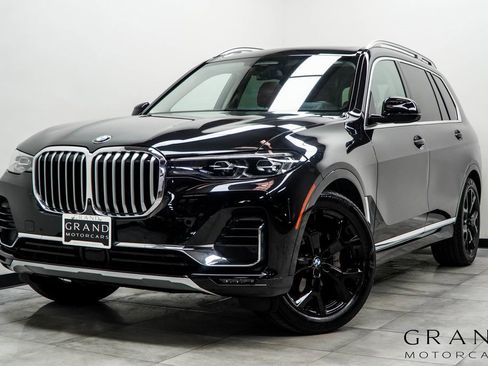Used 2022 BMW X7 xDrive40i w/ Premium Package image 1