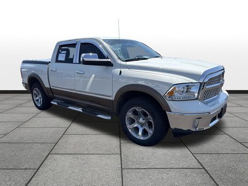 Used 2017 RAM 1500 Laramie w/ Convenience Group AWD/4WD image 7