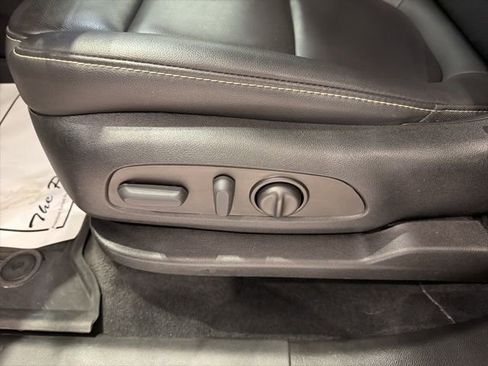 Certified 2023 Chevrolet Traverse LT w/ LT Premium Package image 21