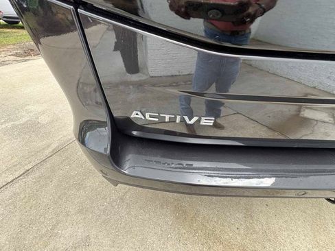 Used 2025 Ford Expedition Active AWD/4WD image 24